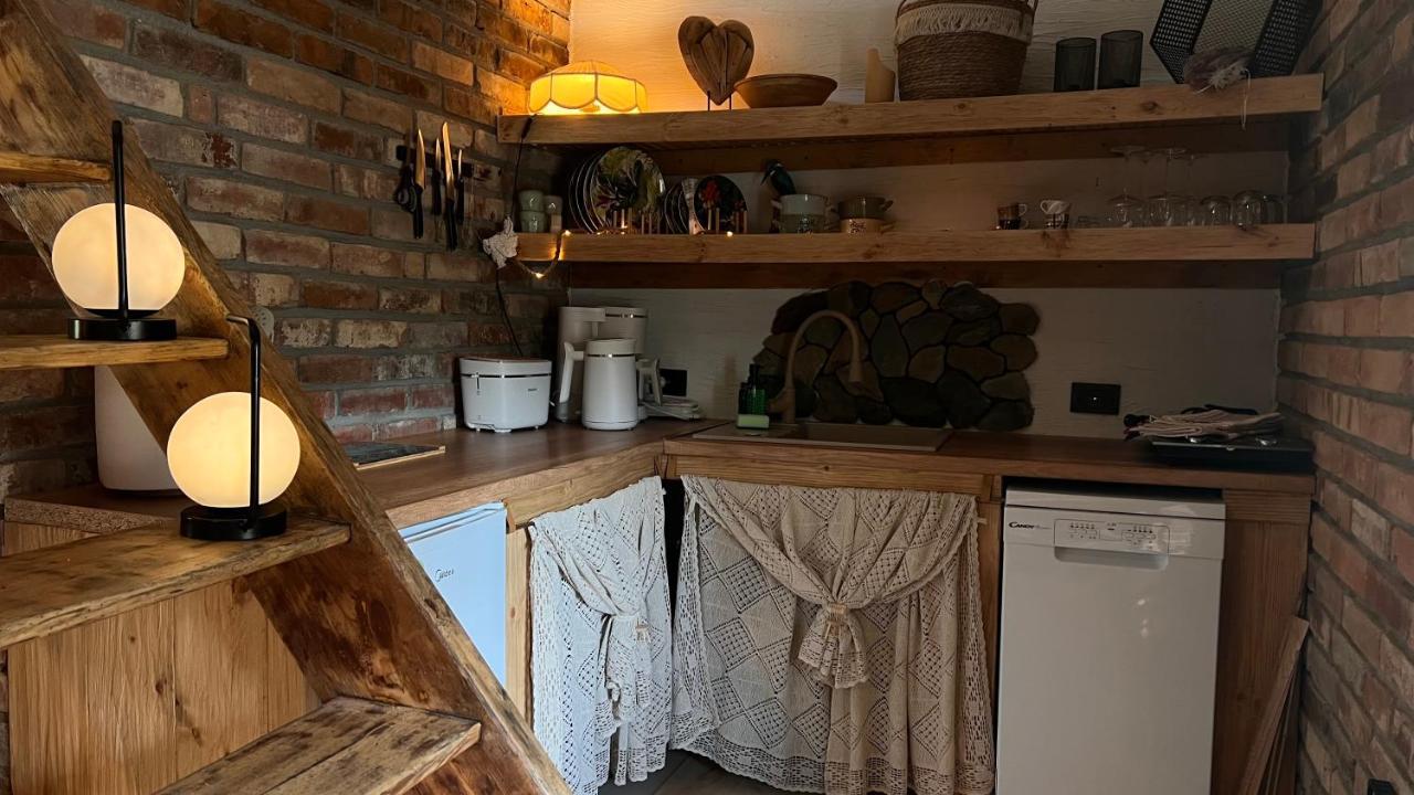 Apartamenty 3 Pory Roku Komarno Eksteriør billede
