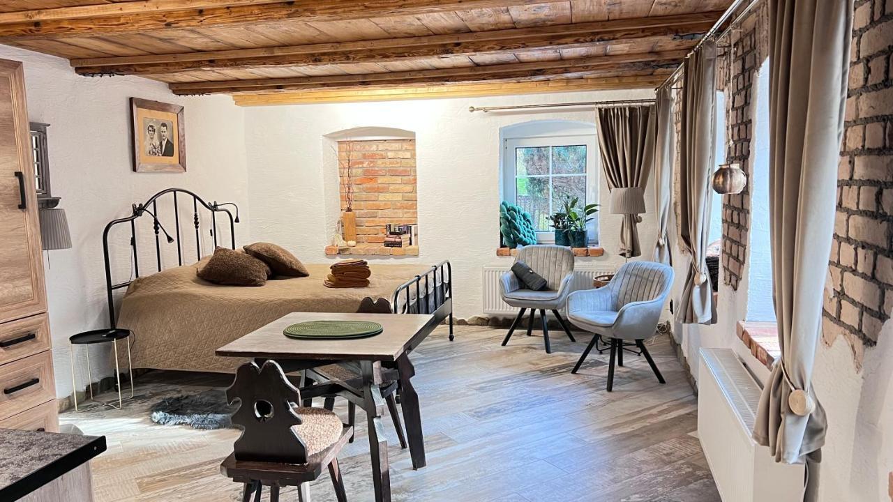 Apartamenty 3 Pory Roku Komarno Eksteriør billede
